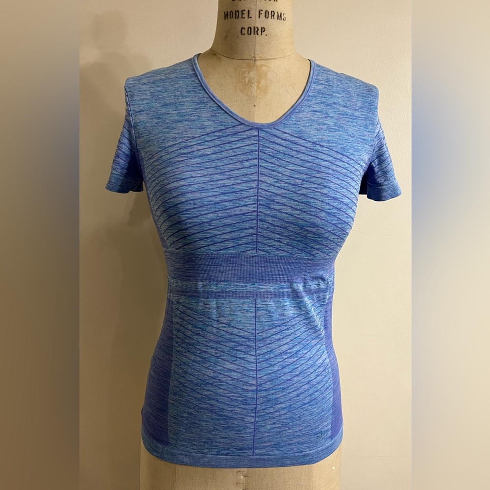 Salomon Elevate Move'On SS Tee W - T-Shirt - Women's Size M